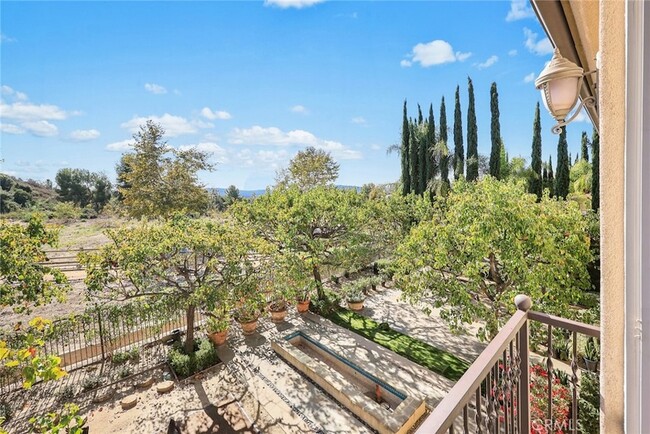 Building Photo - 19668 Three Oaks Ln