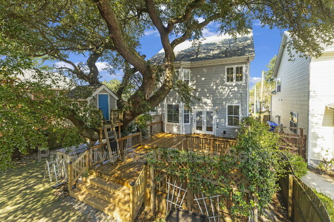 Building Photo - 1225 Hillside Ave