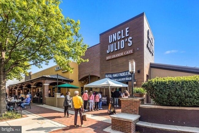 Building Photo - 6709 Fairfax Rd