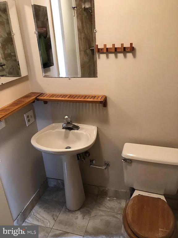 Building Photo - 1906 Fairmount Ave