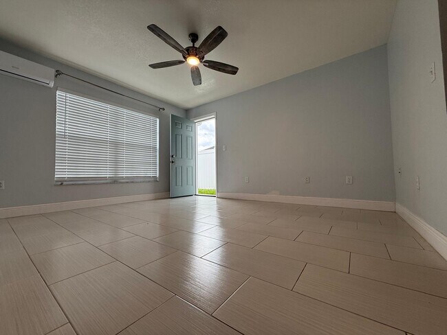 Building Photo - 2531 Sage Dr