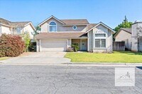 Building Photo - Beautiful 4BR/3BA  home in Clovis Schools District