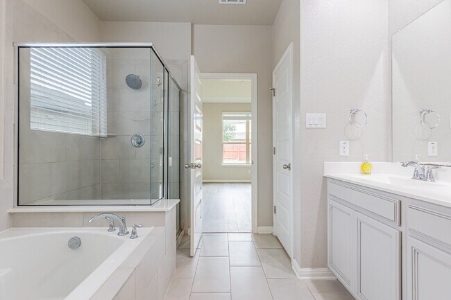 Building Photo - 6631 Gentry Farm