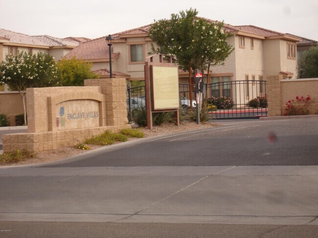 Building Photo - 1225 N 36th St