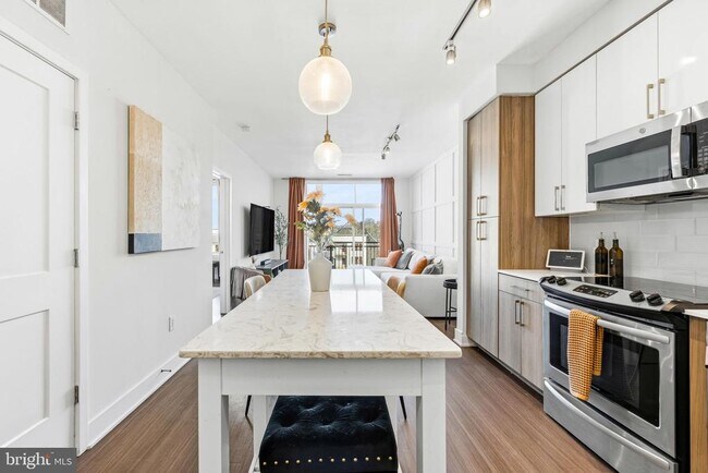 Building Photo - 145 Riverhaven Dr