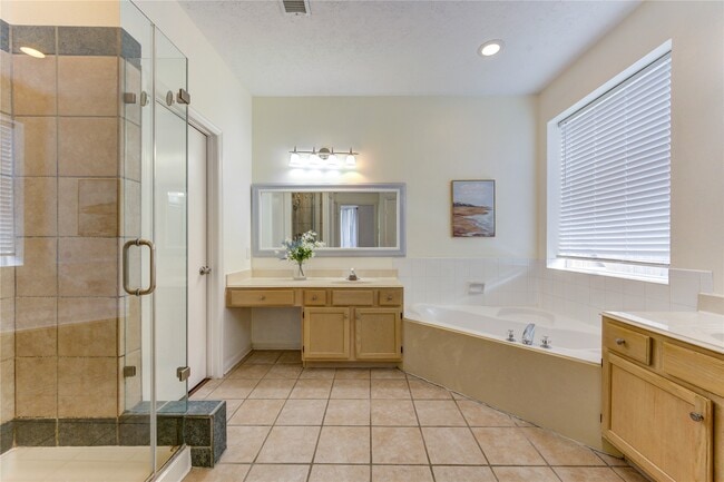 Building Photo - 1215 Whisper Trace Ct