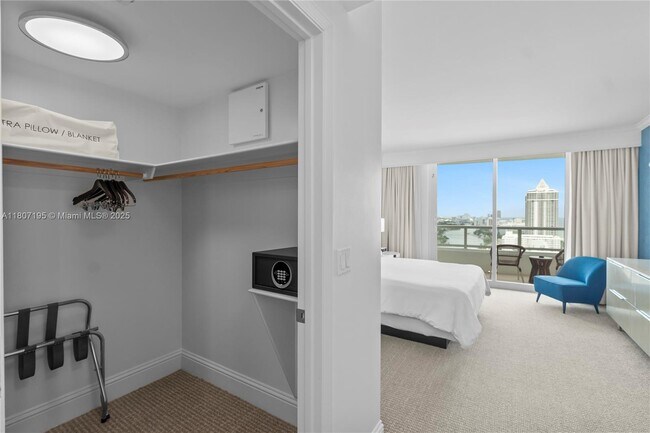 Building Photo - 4401 Collins Ave