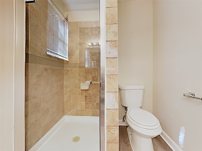 Building Photo - 6511 Grey Oaks Dr