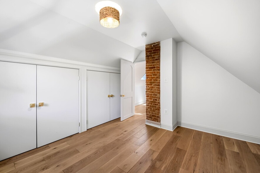 3rd Floor bedroom with lots of closet space - 4629 Keswick Rd