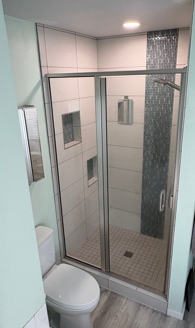 Building Photo - Gated Community!