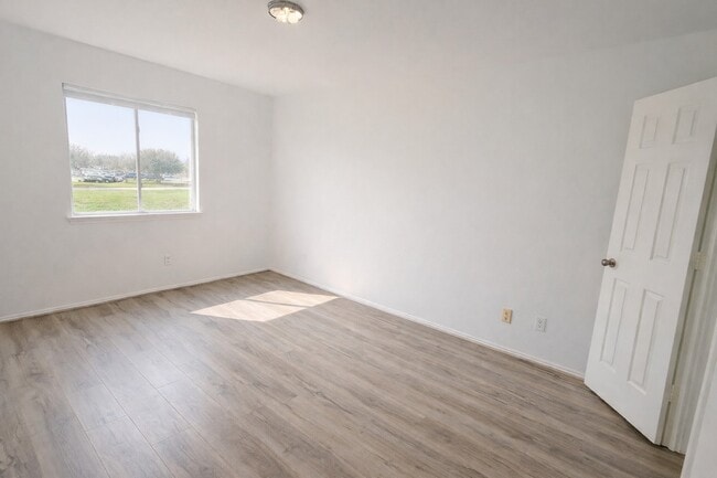 Building Photo - 14123 Fox Creek Park Dr