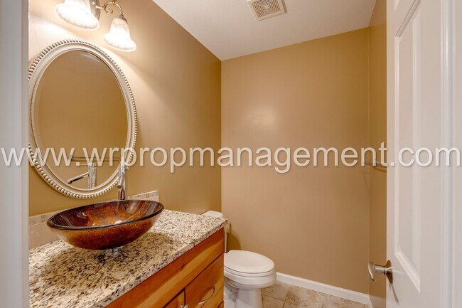 Building Photo - 4 Bed 3 Bath Home in Lambertville