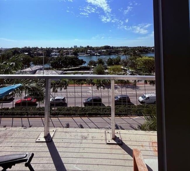 Building Photo - 6305 Indian Creek Dr