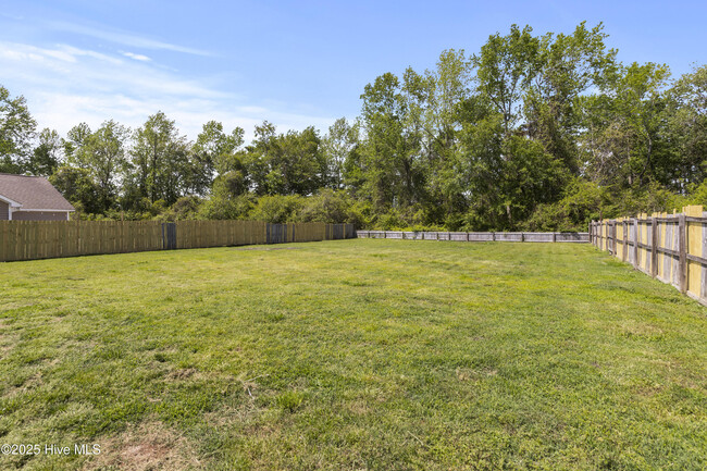Building Photo - 104 Wild Blossom Dr