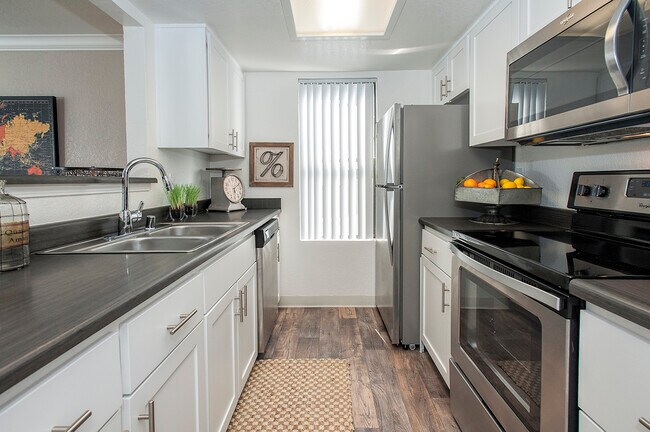 Building Photo - Sandpiper Village Apartment Homes