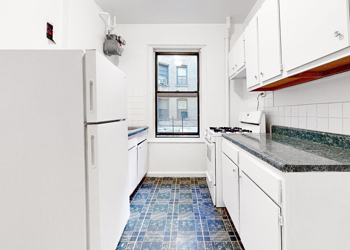 Building Photo - Seaman Avenue