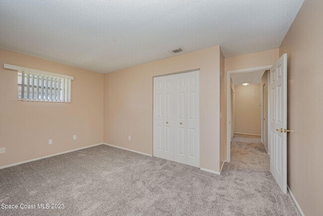 Building Photo - 608 Sacre Coeur Dr