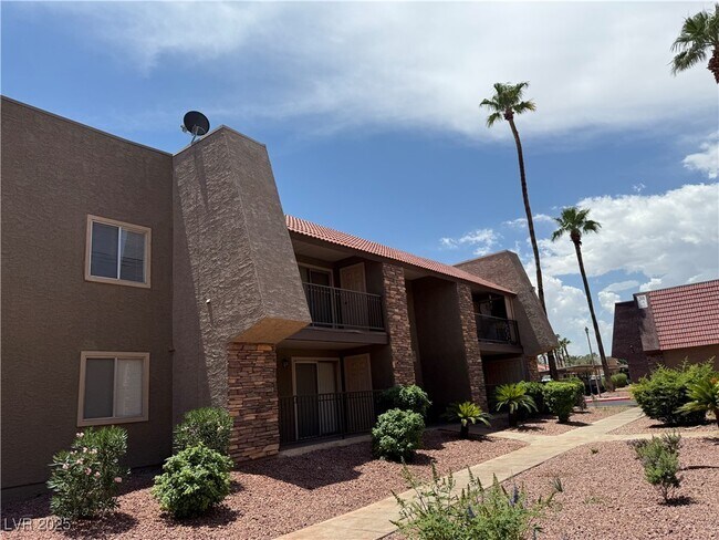Building Photo - 4390 Sandy River Dr