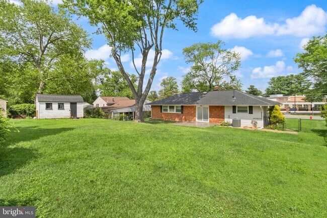 Building Photo - 5412 Nutting Dr