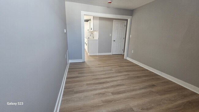 Building Photo - 310 N Main St