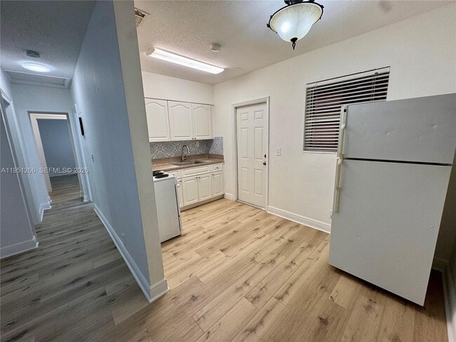 Building Photo - 2240 NE 171 St