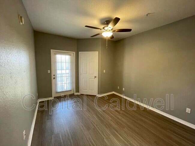 Building Photo - 4323 Bayside Village Dr