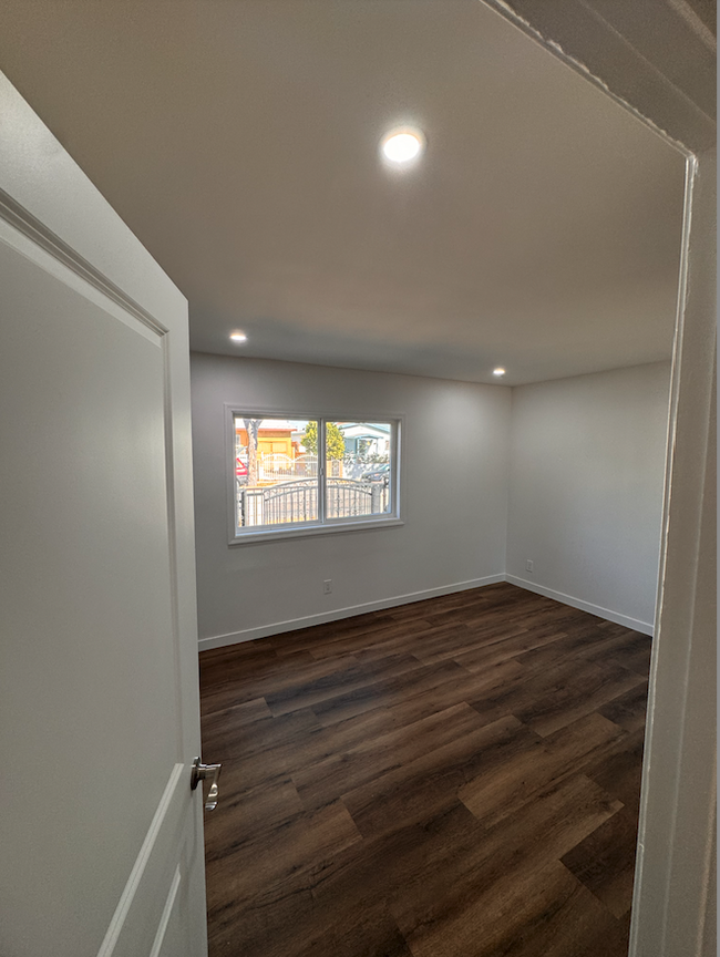 Bedroom - 10802 Doty Ave