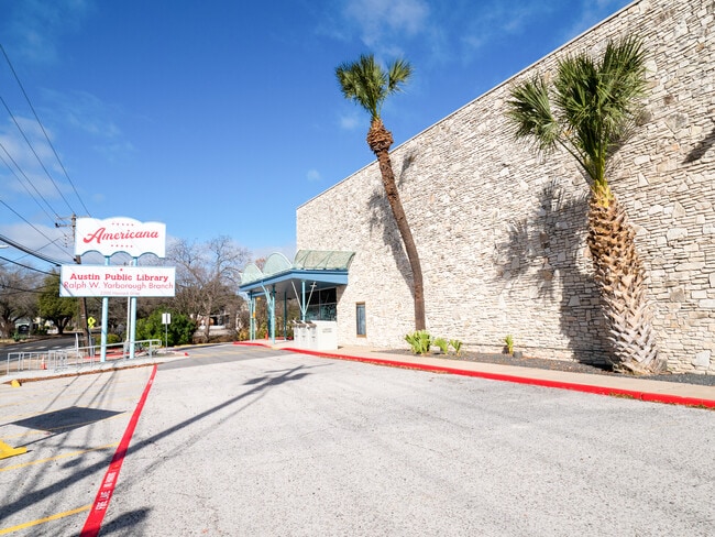 Building Photo - 2122 Hancock Dr