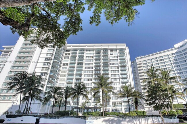 Building Photo - 1000 West Ave