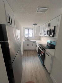 Building Photo - 3417 NW 22nd Ave