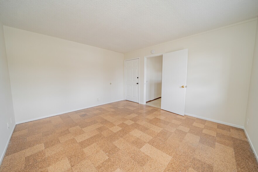 Building Photo - 1467 Russell St