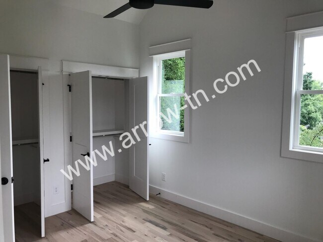 Building Photo - Beautiful New Construction for Rent in Sou...