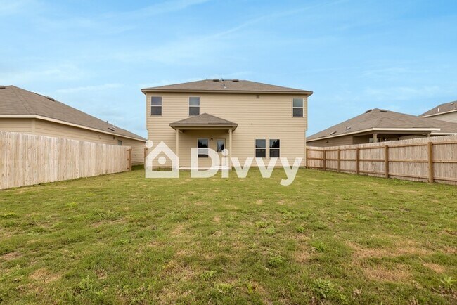 Building Photo - 736 Stonemanor Bay, Seguin, TX 78155, USA