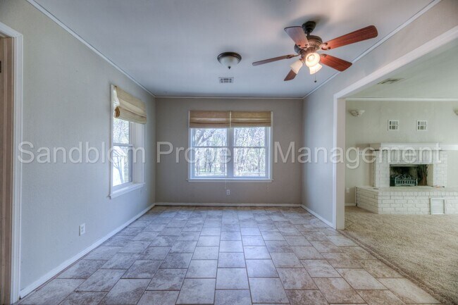 Building Photo - For Lease | Osage Hills | $1450 Rent