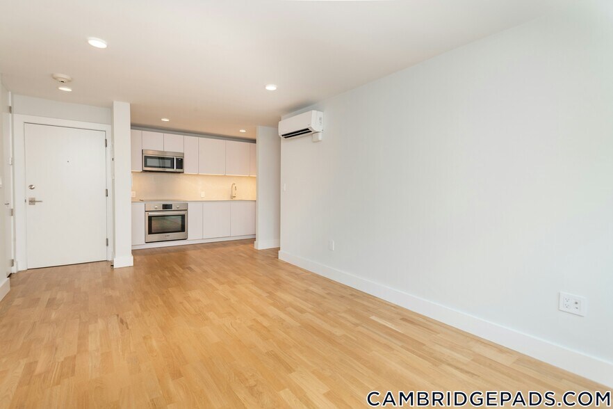 Building Photo - 334 Harvard St