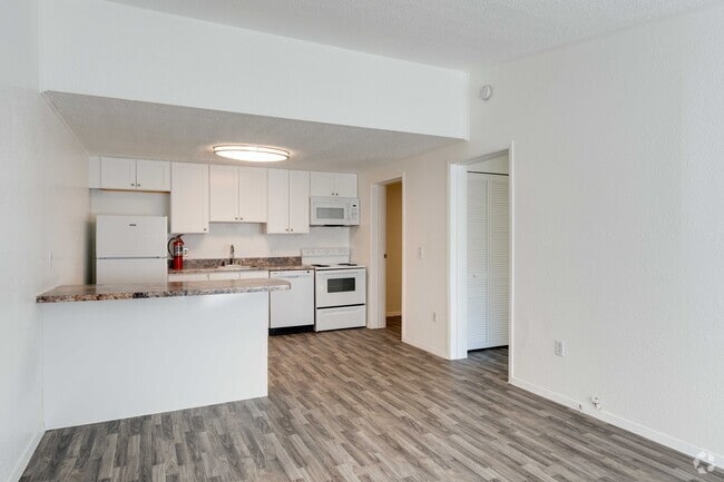 Interior Photo - Beach Bluff Apartments