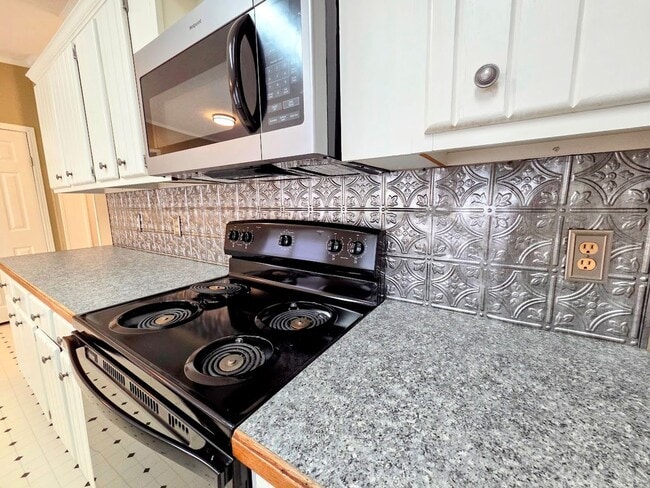 Building Photo - 3 Bedroom Mobile Home in Williamston