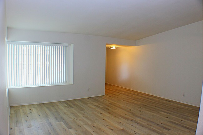 Building Photo - Newly Updated 4 bedroom home for Rent.