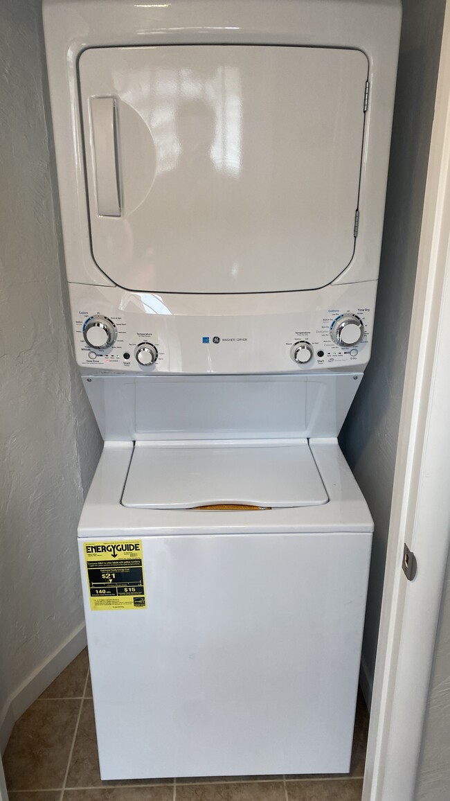 Unit A New washer/dryer - 3063 S Pennsylvania St