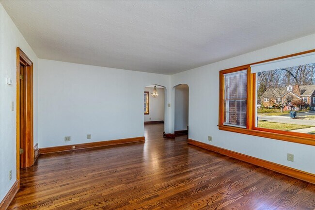 Building Photo - 2510 Tillett Rd SW