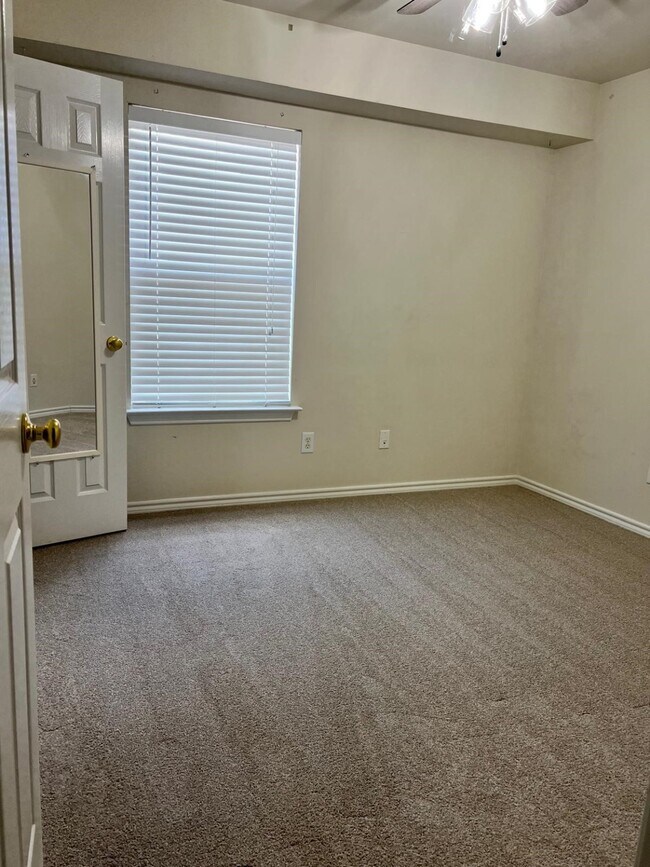 Building Photo - 114 N Camellia Grove Cir
