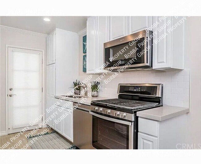 Building Photo - 1140 Harper Ave