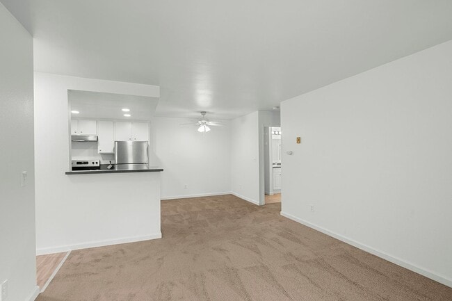 Building Photo - Mission Valley 1 BR/1 BA Condominium at Ra...