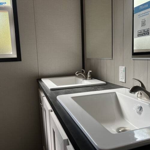 Building Photo - 213 Eagle Dr