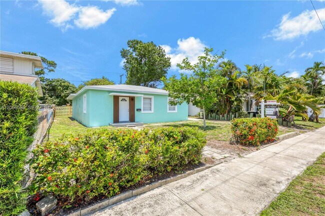 Building Photo - 809 SW 17th St