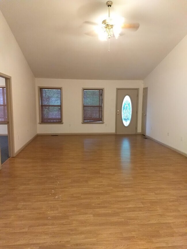 Building Photo - 7 Big Horn Cir