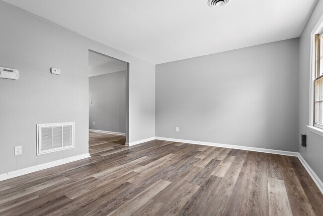 Building Photo - 2600 Mallard Ct