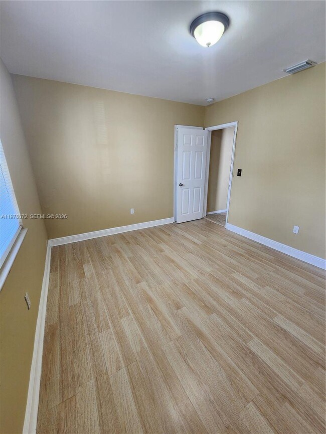 Building Photo - 1030 NW 48th St