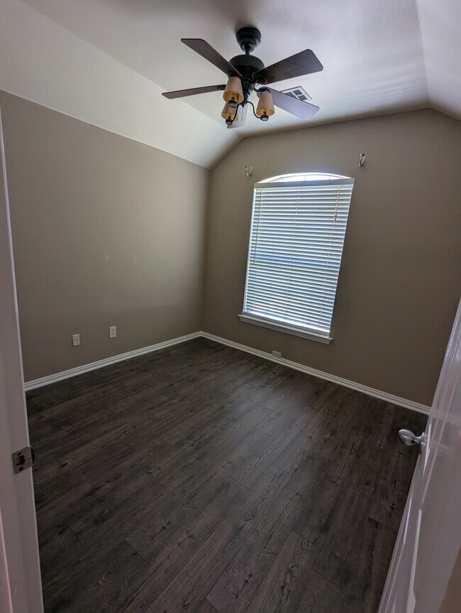 Building Photo - 3929 Cross Bend Dr