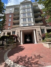 Building Photo - 300 W 5th St